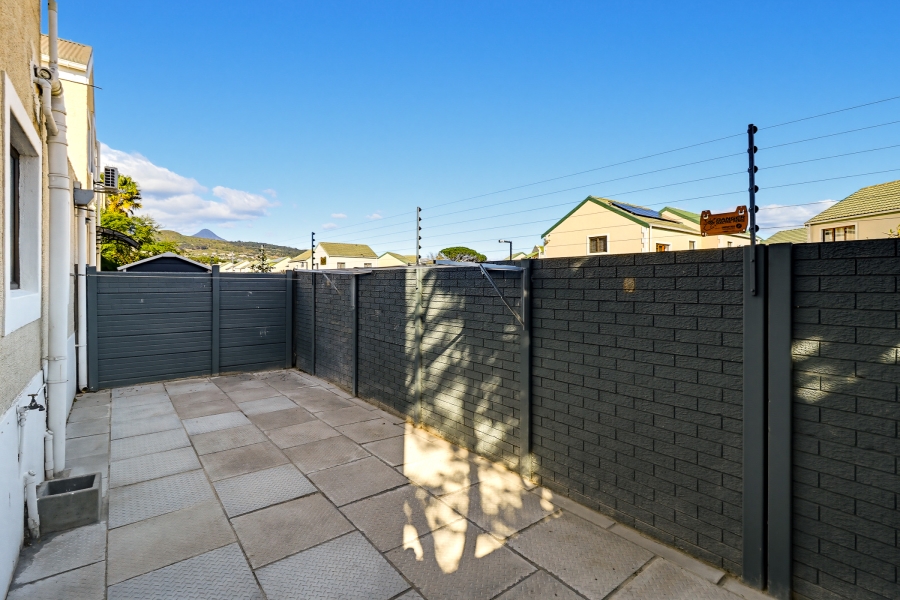 2 Bedroom Property for Sale in Heritage Park Western Cape